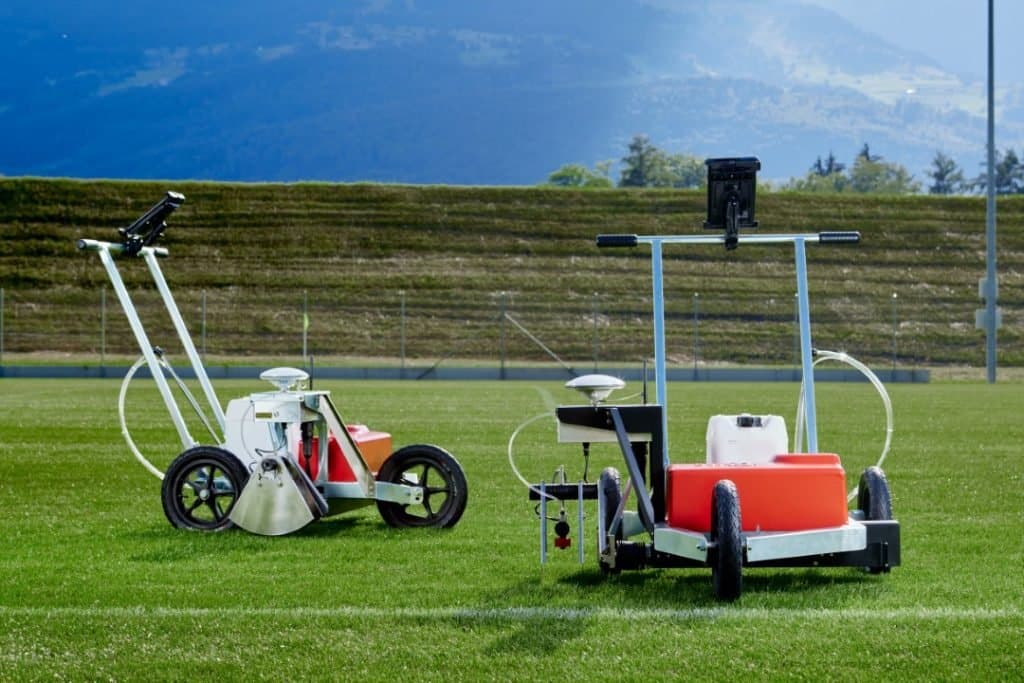 Semi-autonome GPS Sports Field Line Marking SWOZI pico und SWOZI pro